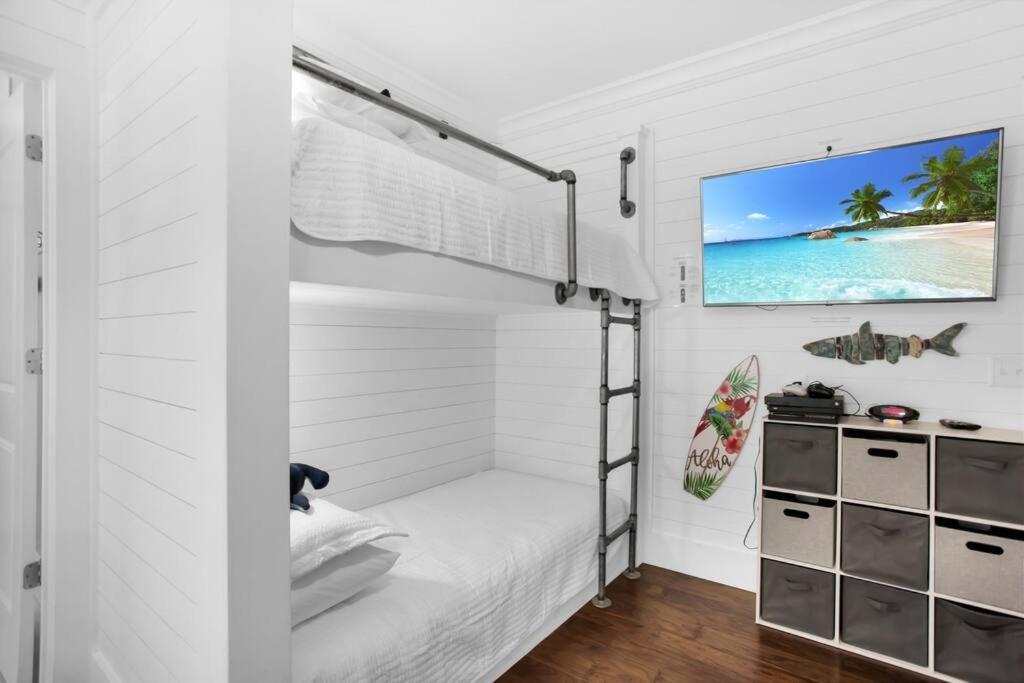 Large 4 Bedroom With Bunk Room And 2 Golf Carts! デスティン エクステリア 写真